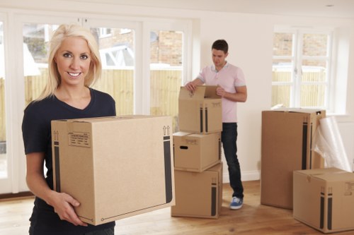 Moving van service for Notting Hill residential streets and period properties