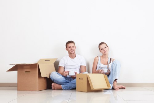 Professional moving truck options for local relocation in Notting Hill